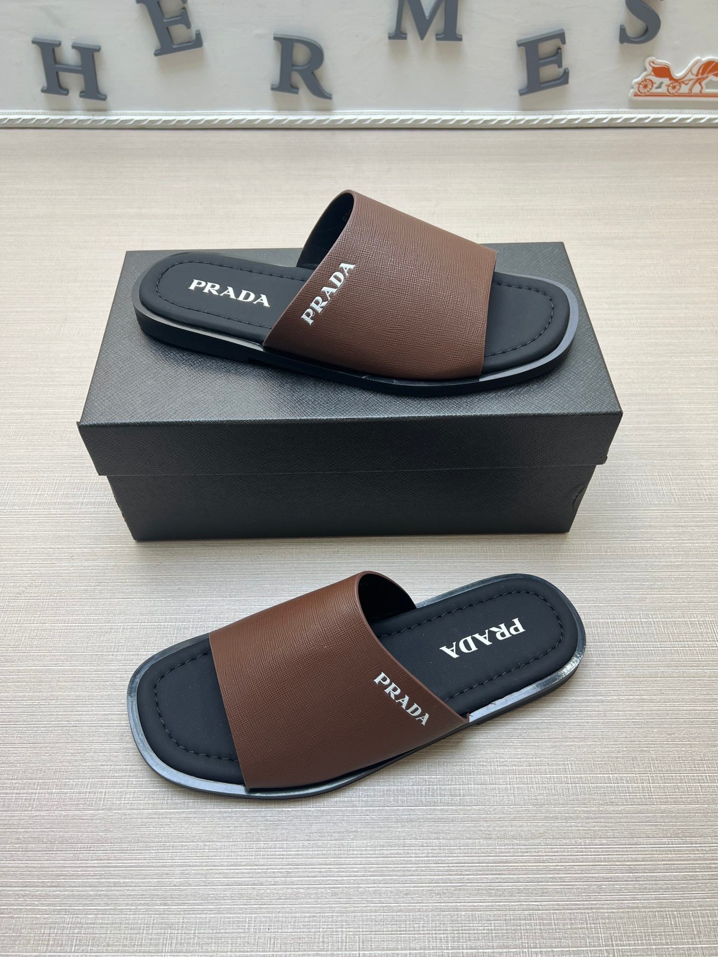 54PD76Z Popular slippers