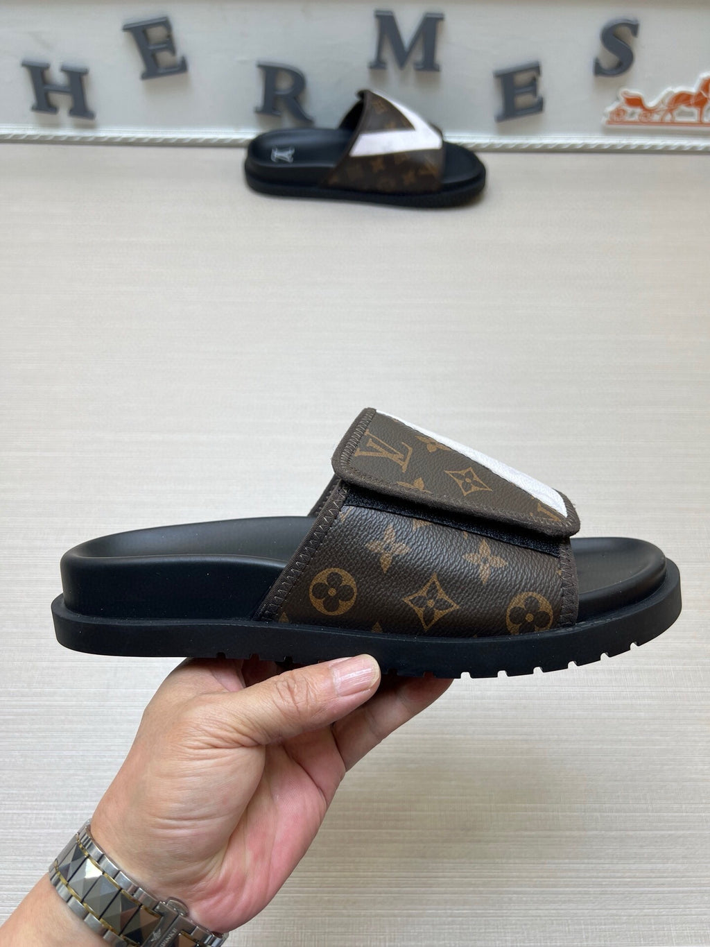5WE251Z Popular Slippers