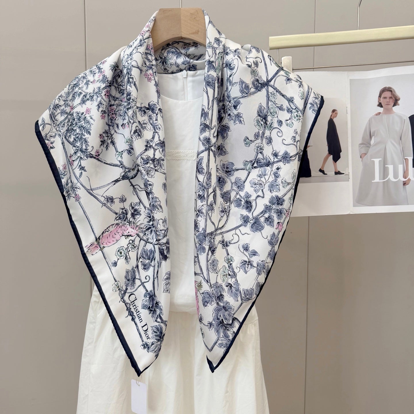 136ND19W Popular Silk Scarve
