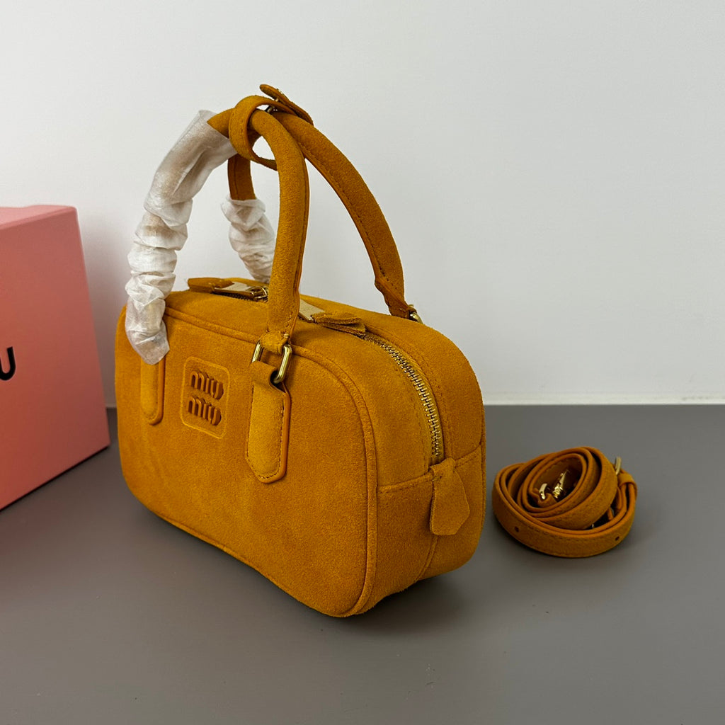 146PA149B Popular leather bags(22x10.5x7.5cm)