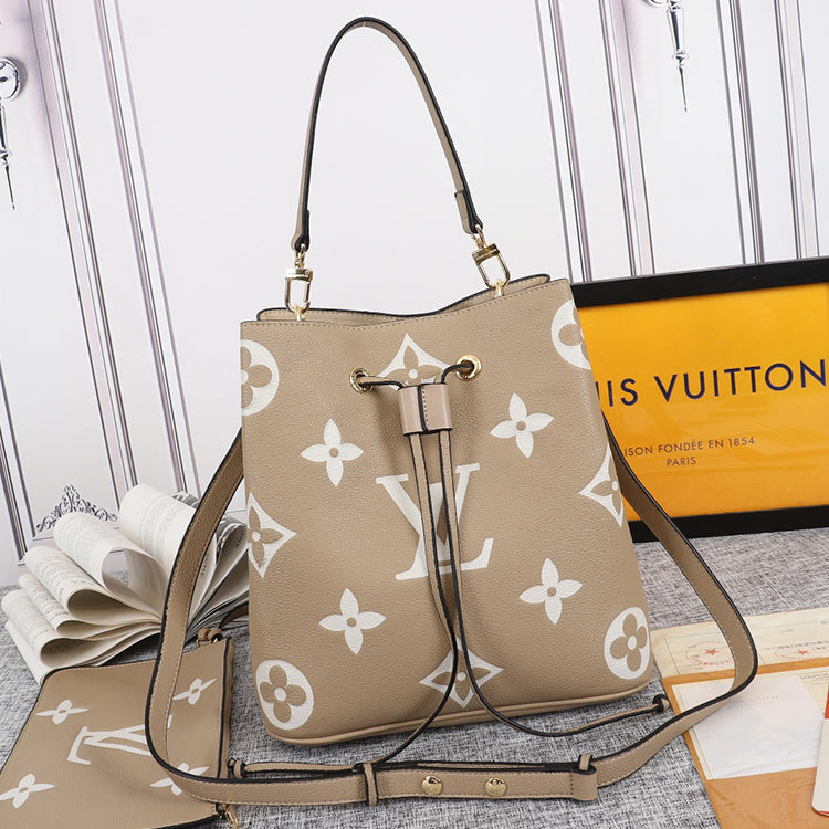 2E04B Popular leather bag 