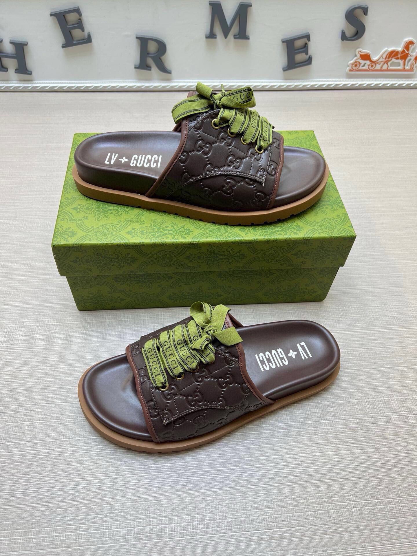 5WB242Z Popular Slippers