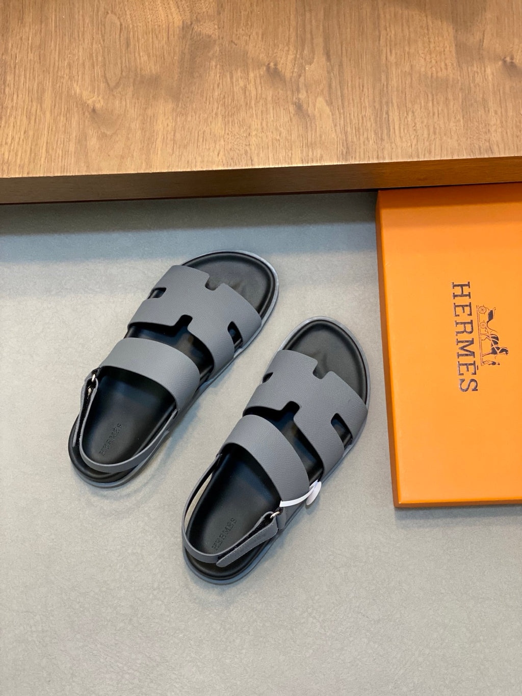 Z2P36H19 Popular high-quality leather Shoes