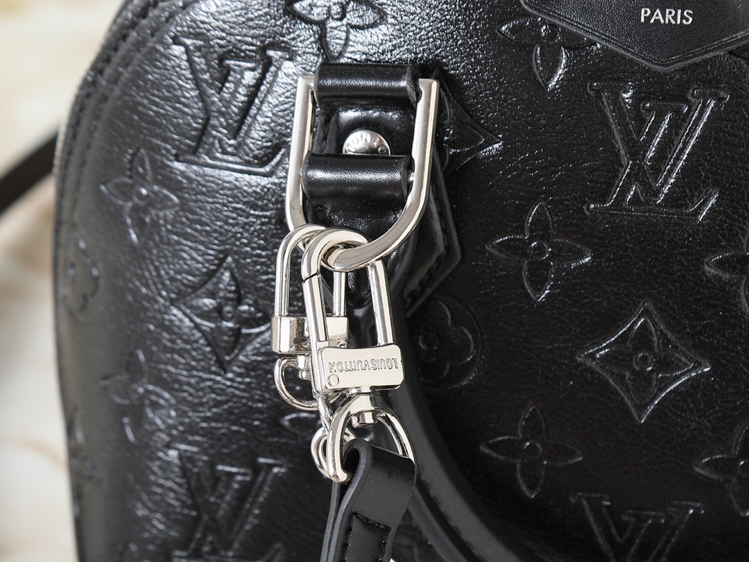 146PE87B Popular leather bag
