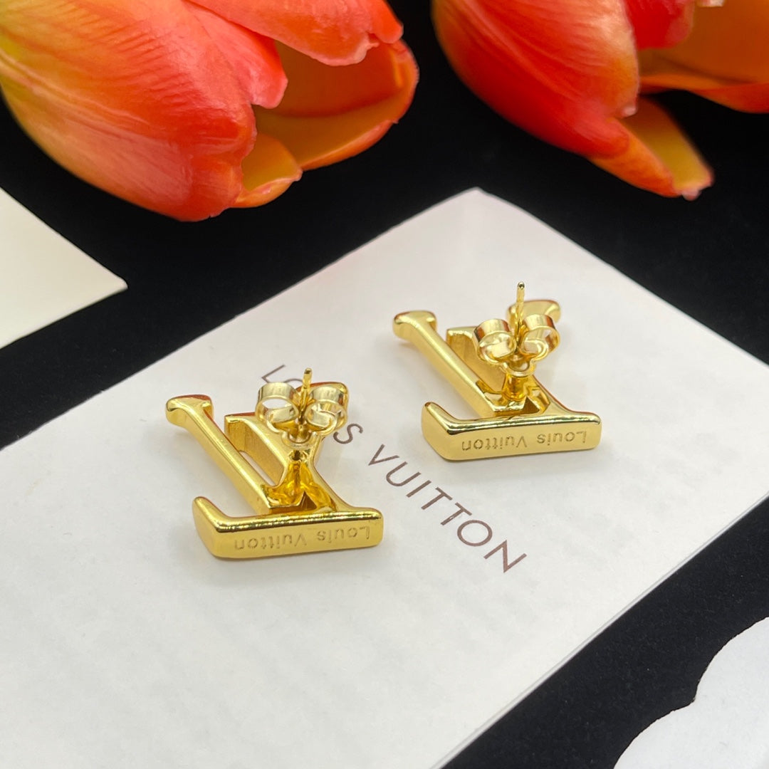 1NE241E Popular   Earrings