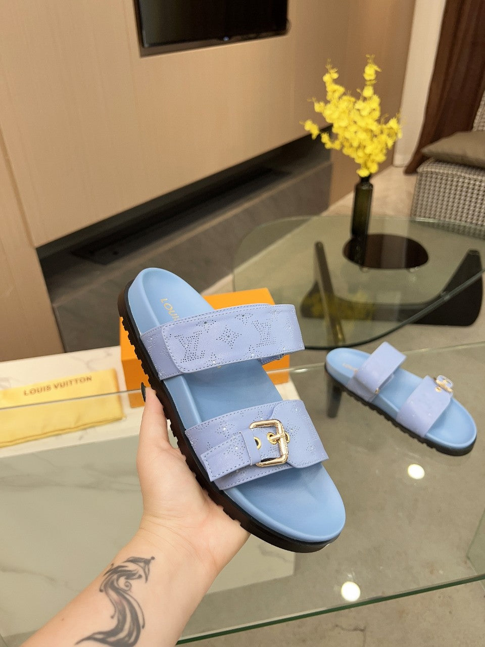 Z2X66B56 Popular high-quality leather slippers