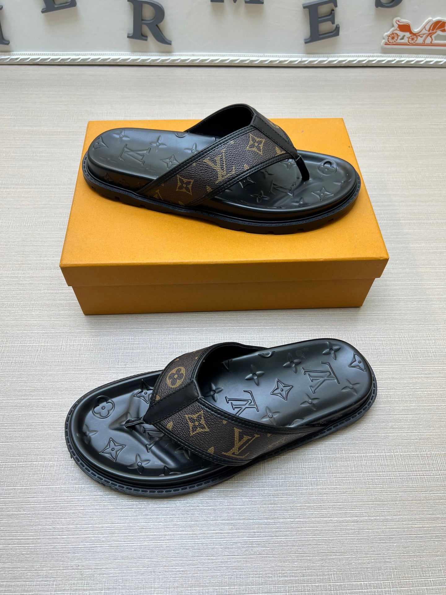 535ZE303Z Popular Slippers