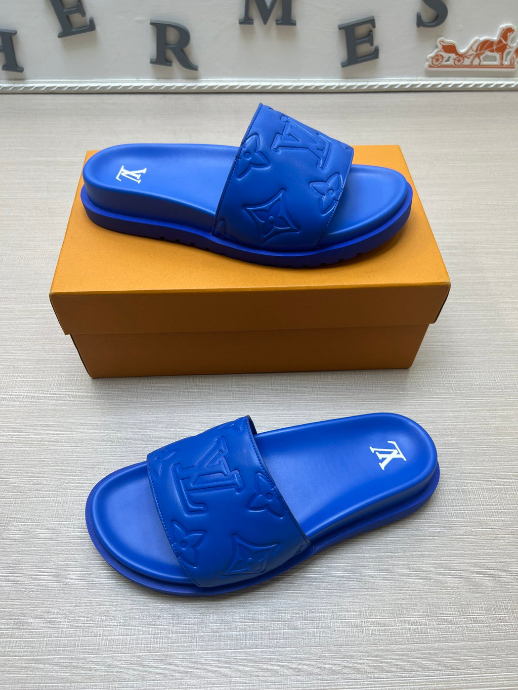 54E3Z Popular slippers