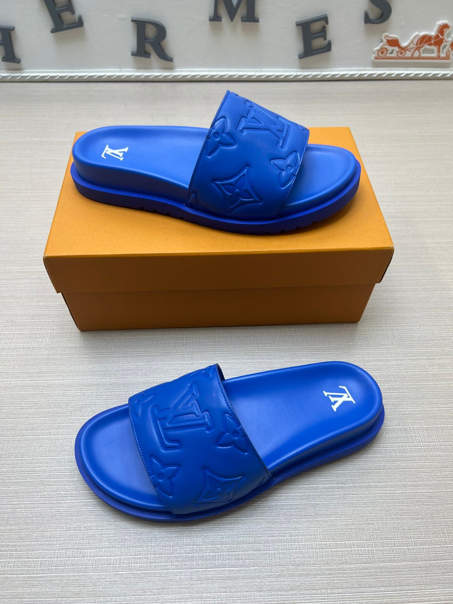 54E3Z Popular slippers