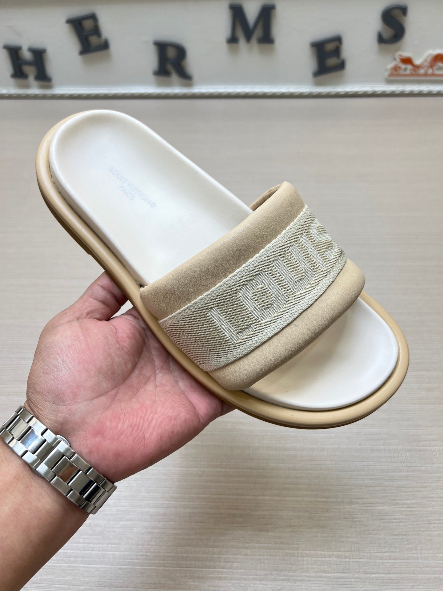 535ZE299Z Popular Slippers