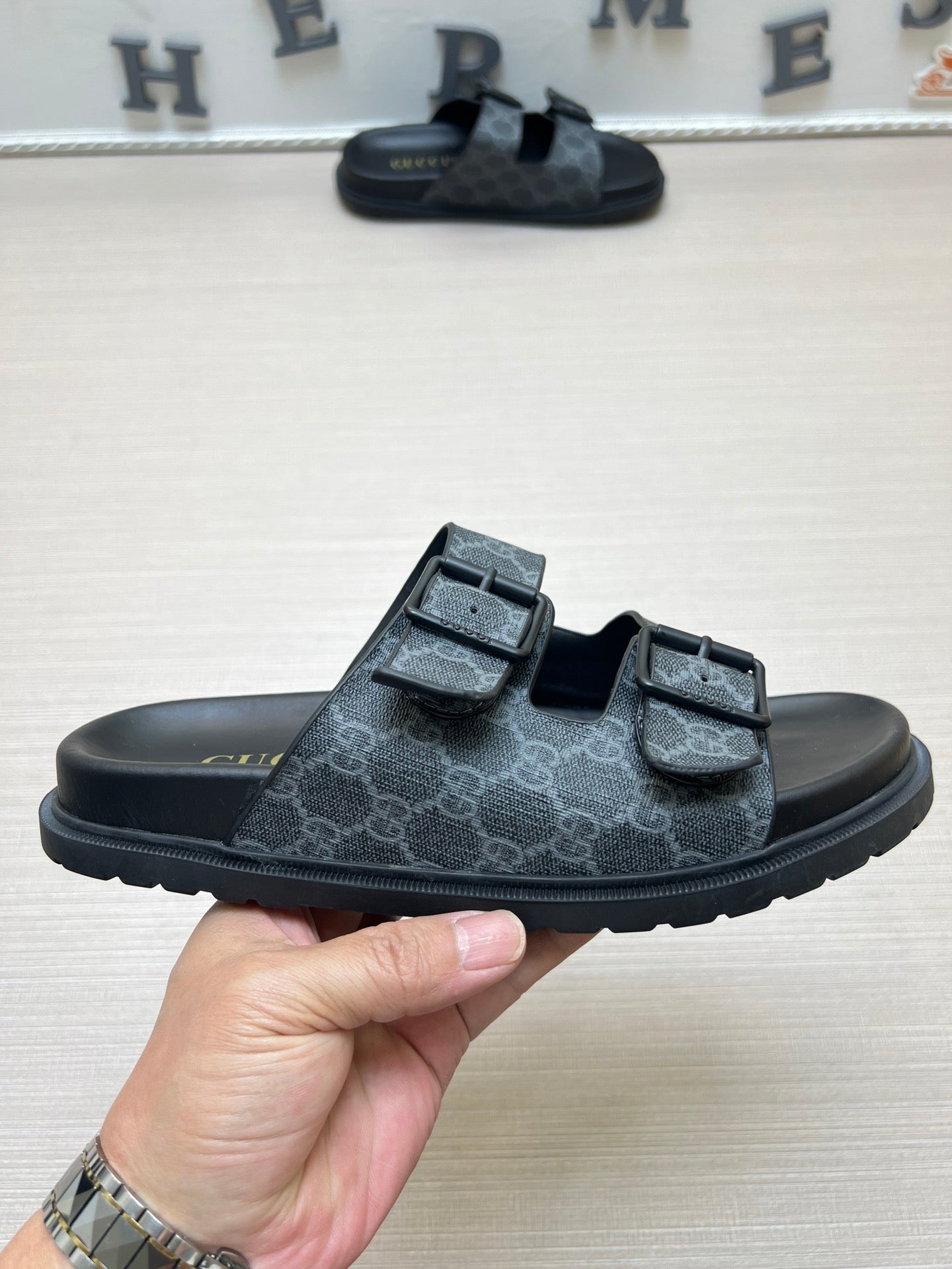 54B92Z Popular slippers