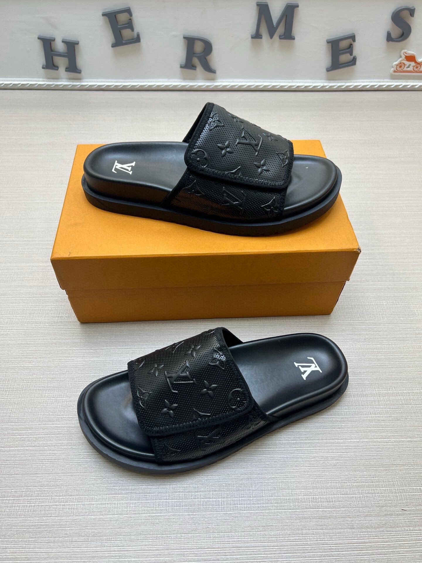 5WE253Z Popular Slippers