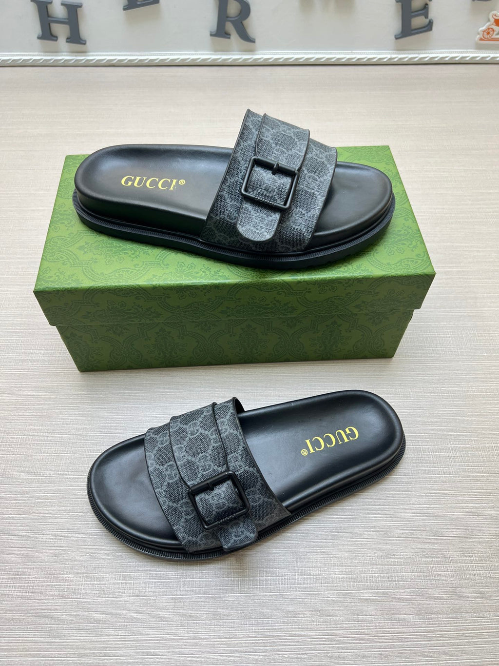 54B92Z Popular slippers