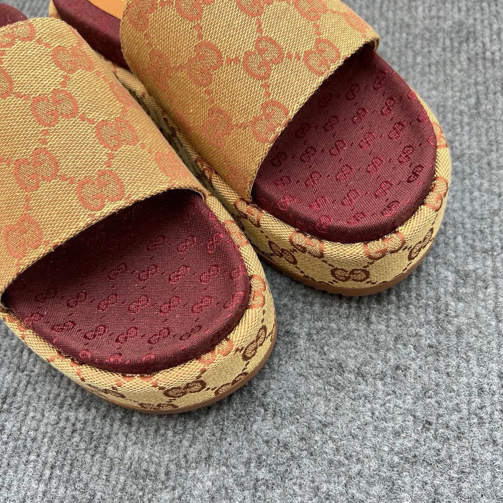54B122Z Popular slippers  Sole thickness 5.5cm