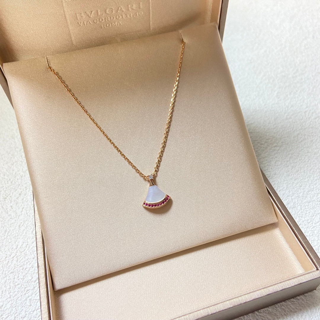 55QS409X Popular Necklaces