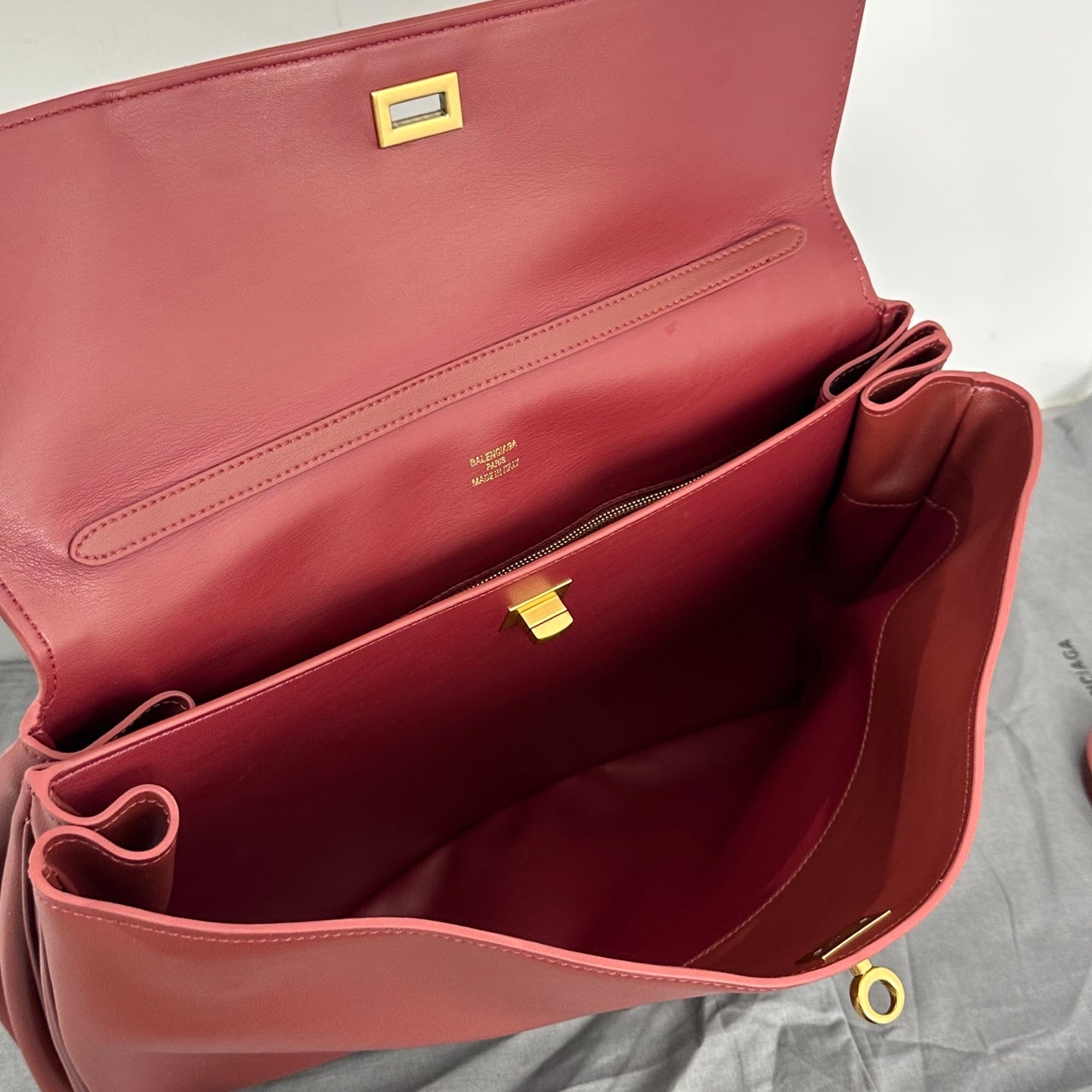 B1X56J30 Popular high-quality leather bag
