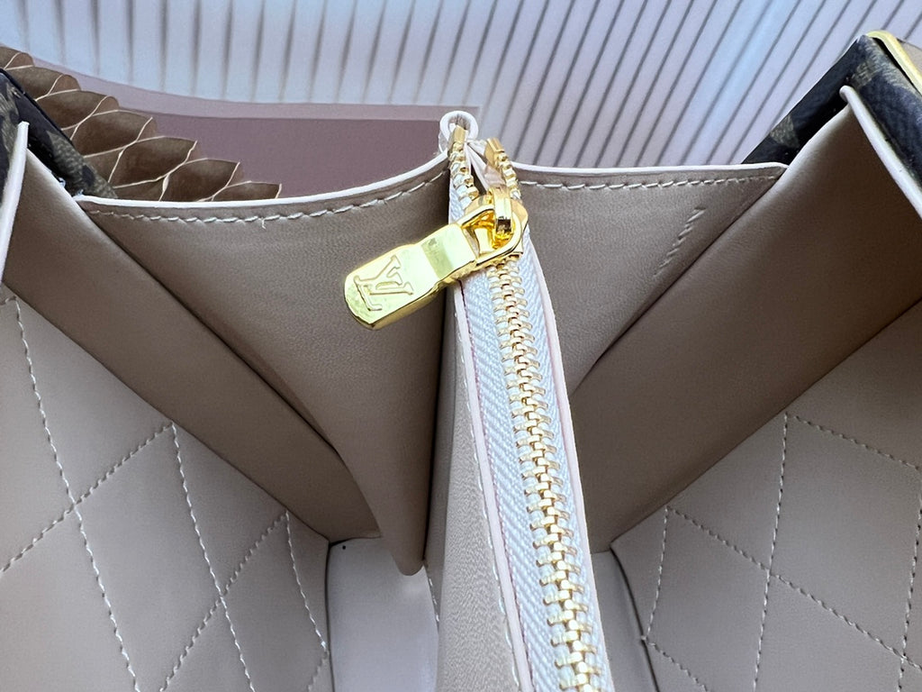 1XE276B Popular  leather bag 