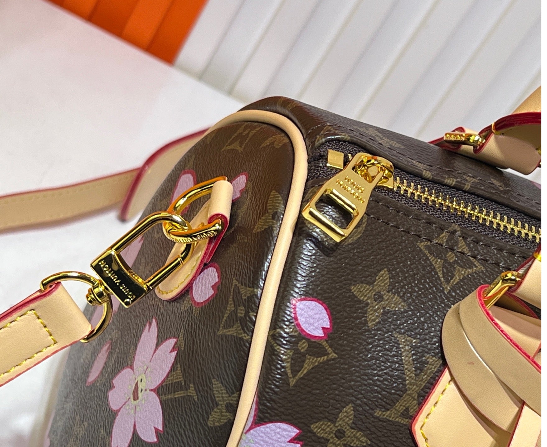 1WE91B Popular  leather bag
