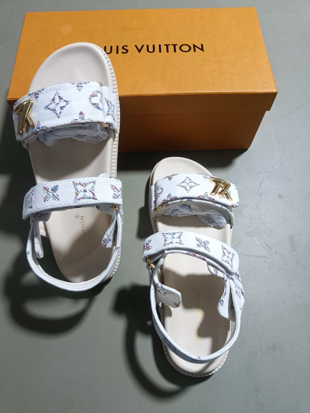 5LE211Z Popular sandals