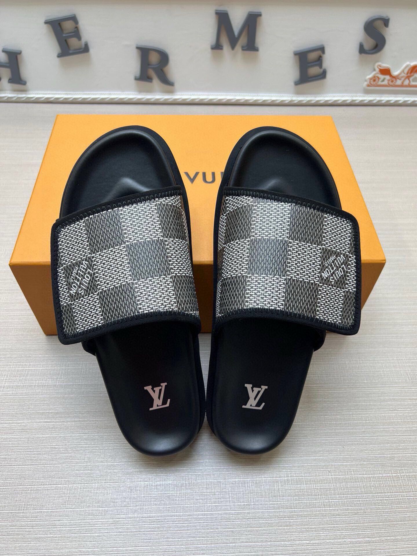 5LE208Z Popular Slippers
