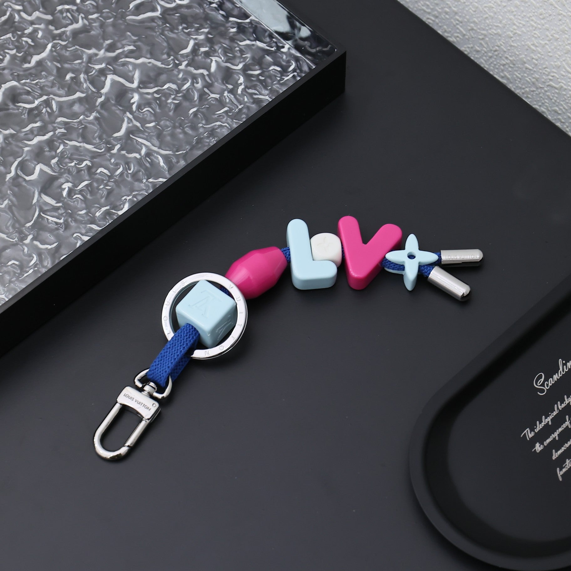 35QE30A Popular bag 's charms accessories