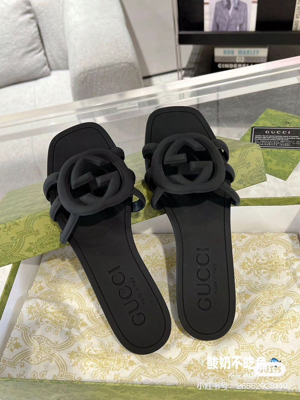 14B172Z Popular Slippers