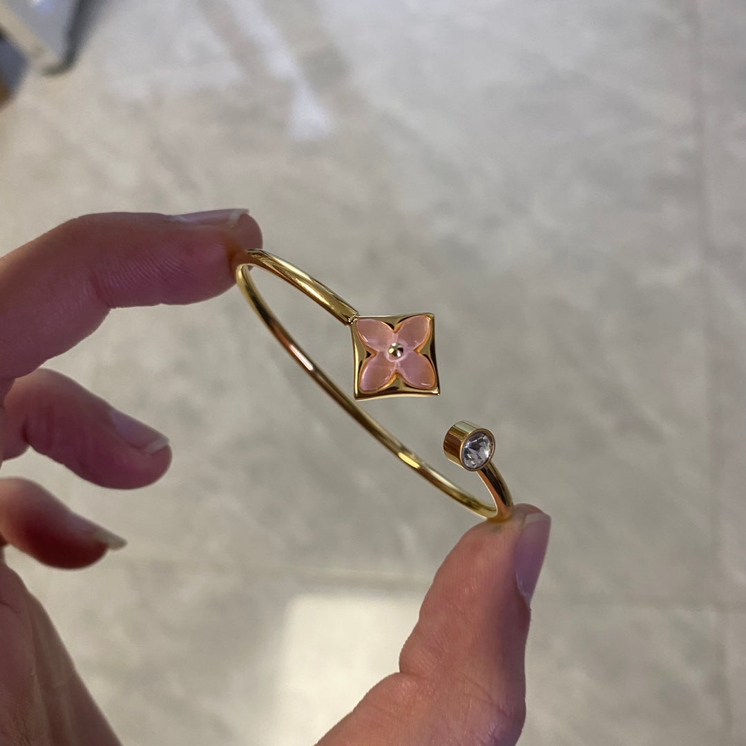 15QE52K  Popular Bracelets