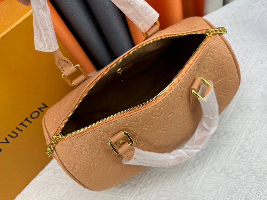 156XE29B Popular leather bag