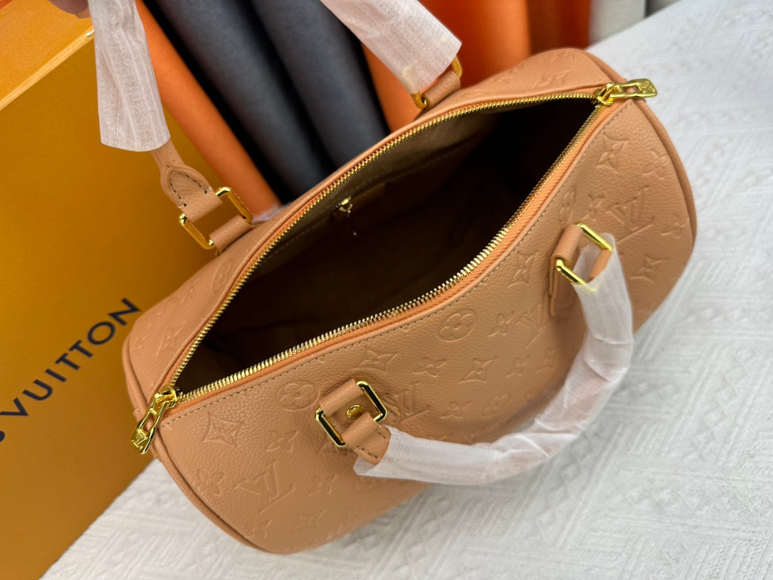 156XE29B Popular leather bag