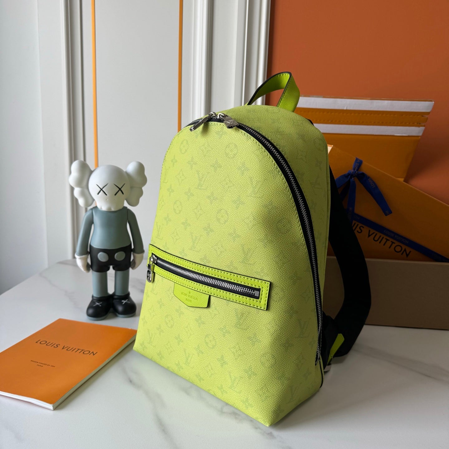 B1X66E3 Popular leather bag
