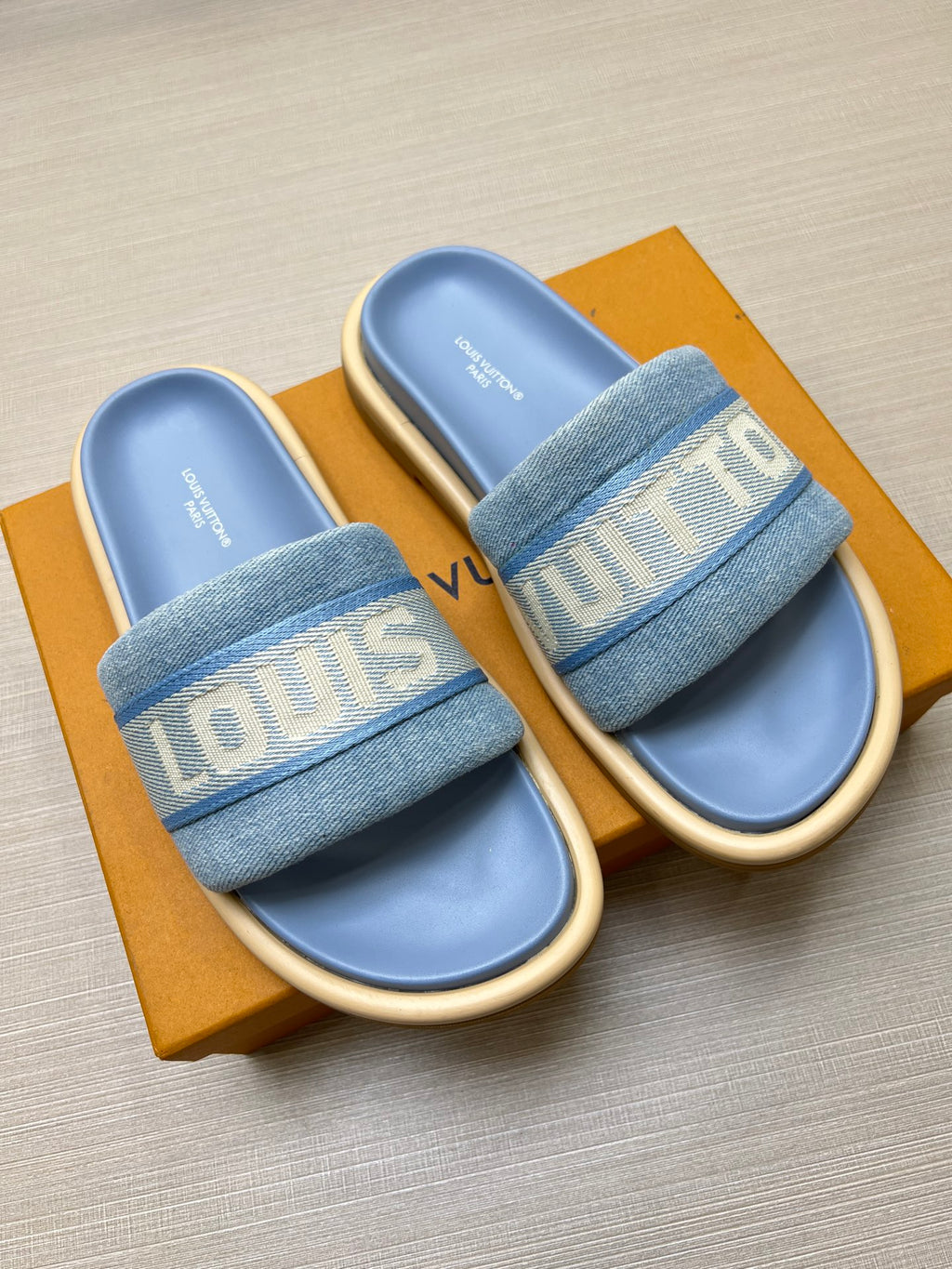 535ZE300Z Popular Slippers