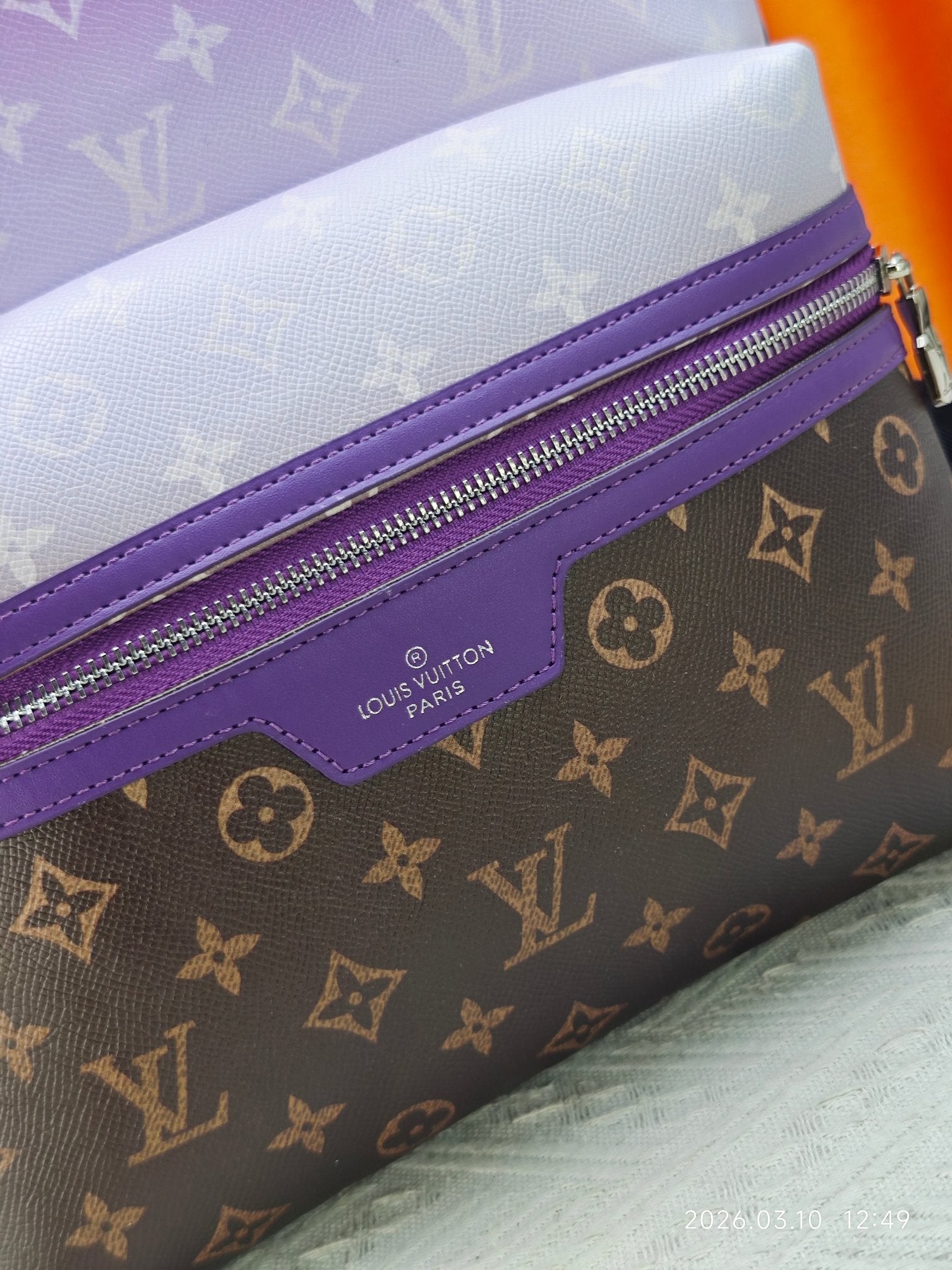 136PE18B Popular leather bag