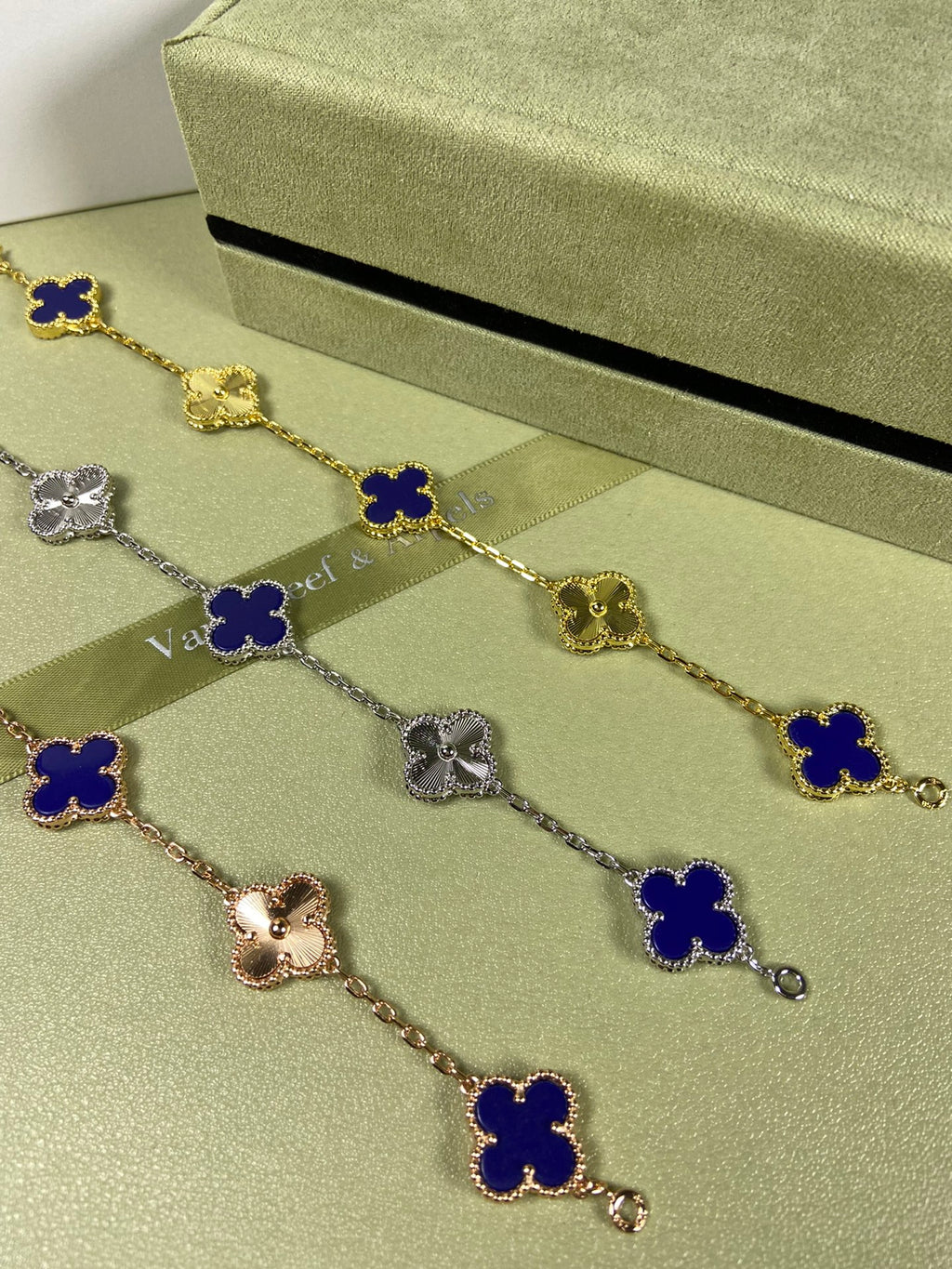 5XVA181K  Popular bracelets  5 flowers normal size1.5cm flower