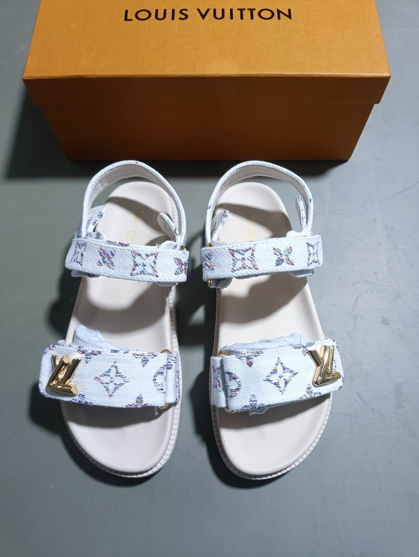 5LE211Z Popular sandals