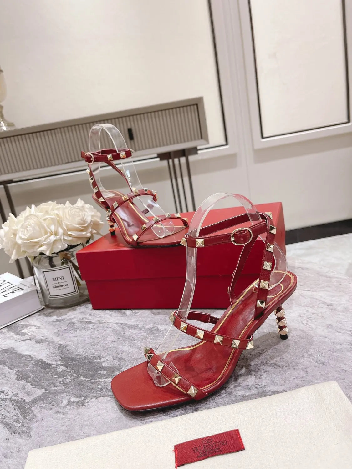 255QVL54Z Popular leather High heels