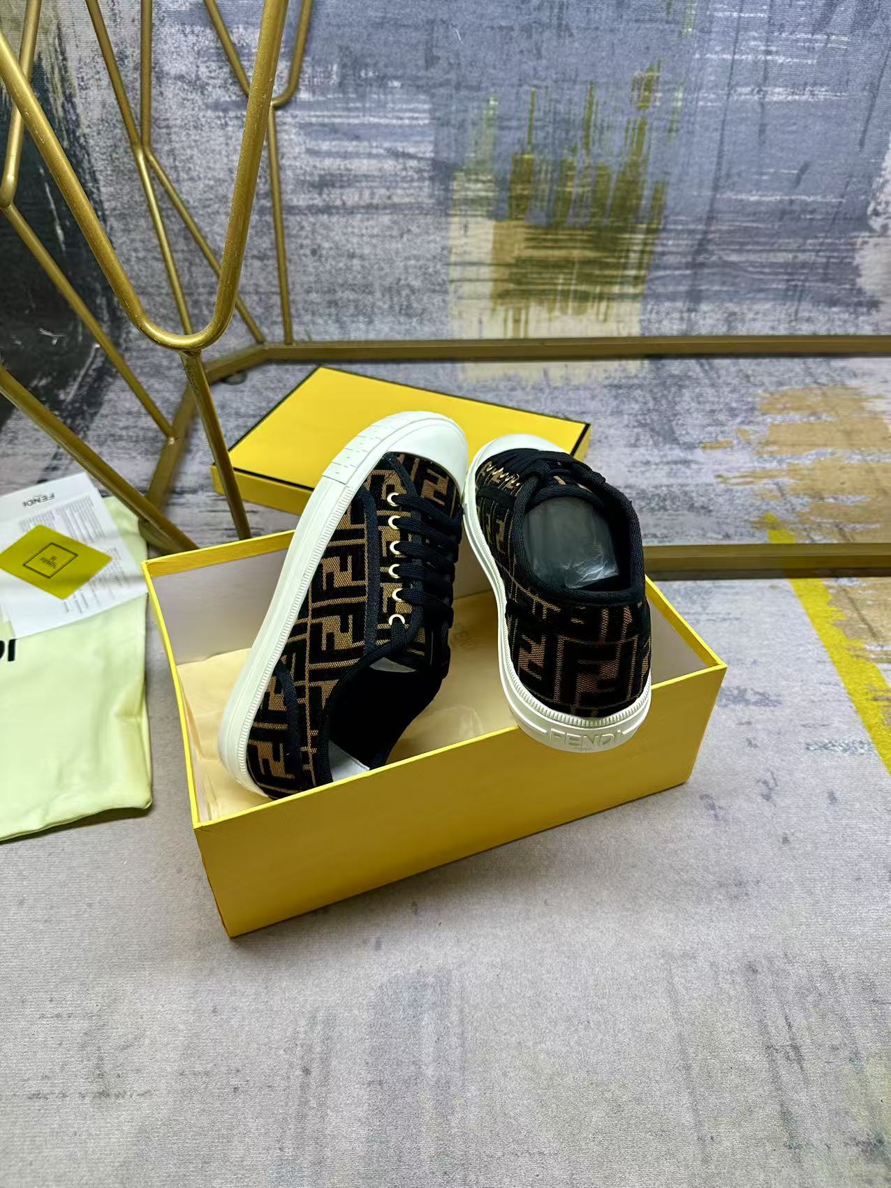 2105QF186Z Popular high-quality  shoes