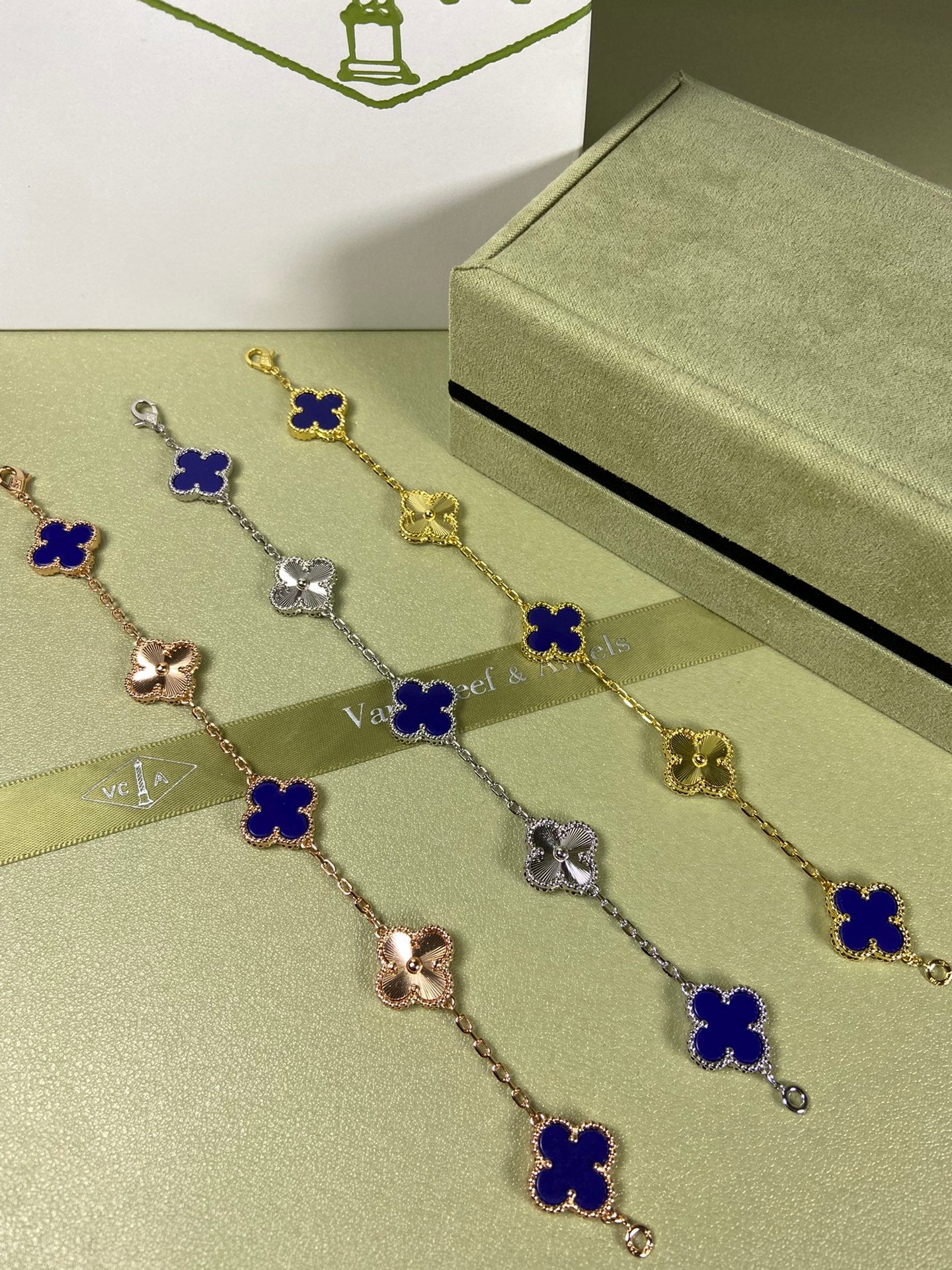 5XVA181K  Popular bracelets  5 flowers normal size1.5cm flower