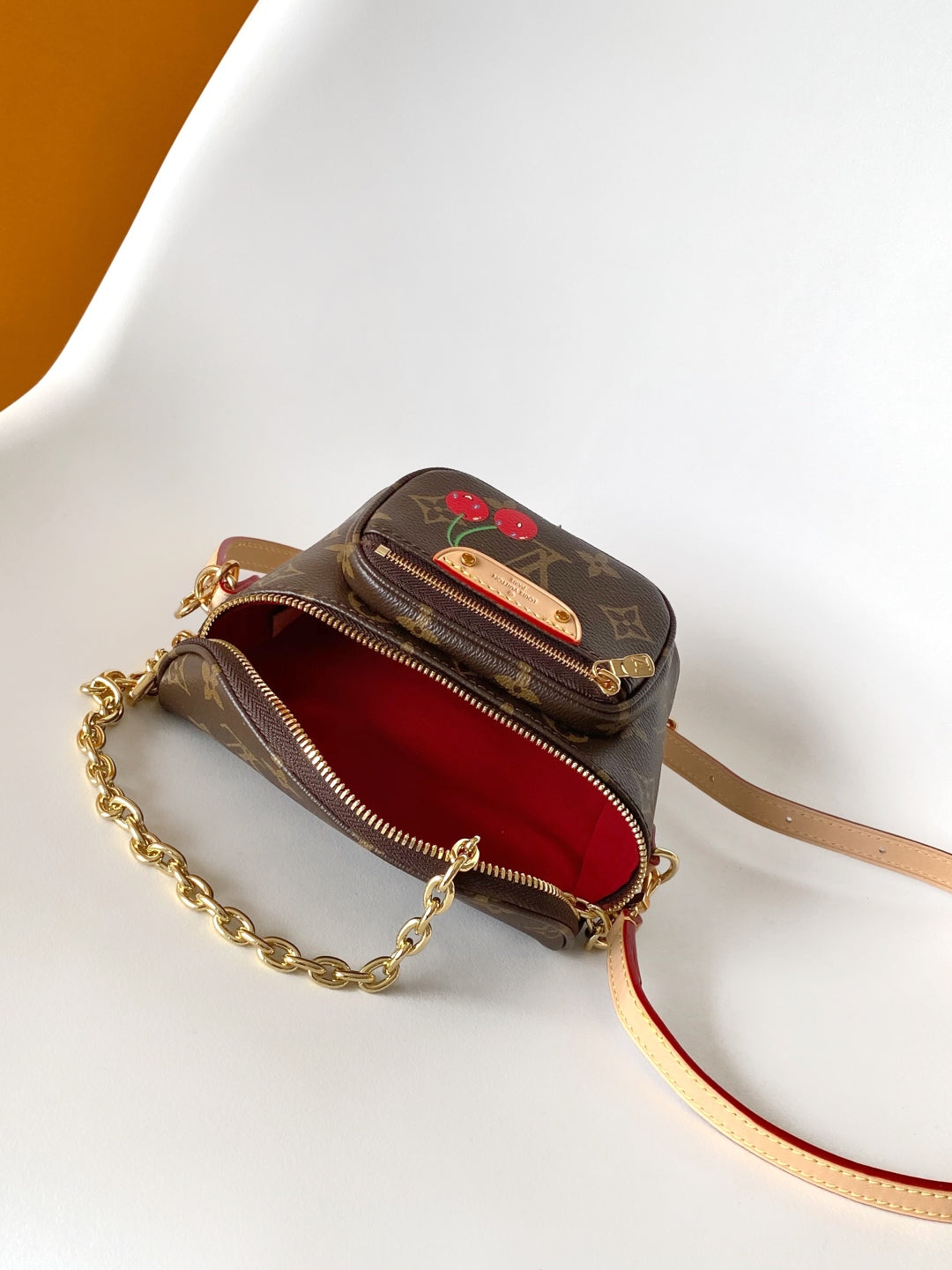 15RE37B  Popular  leather bag