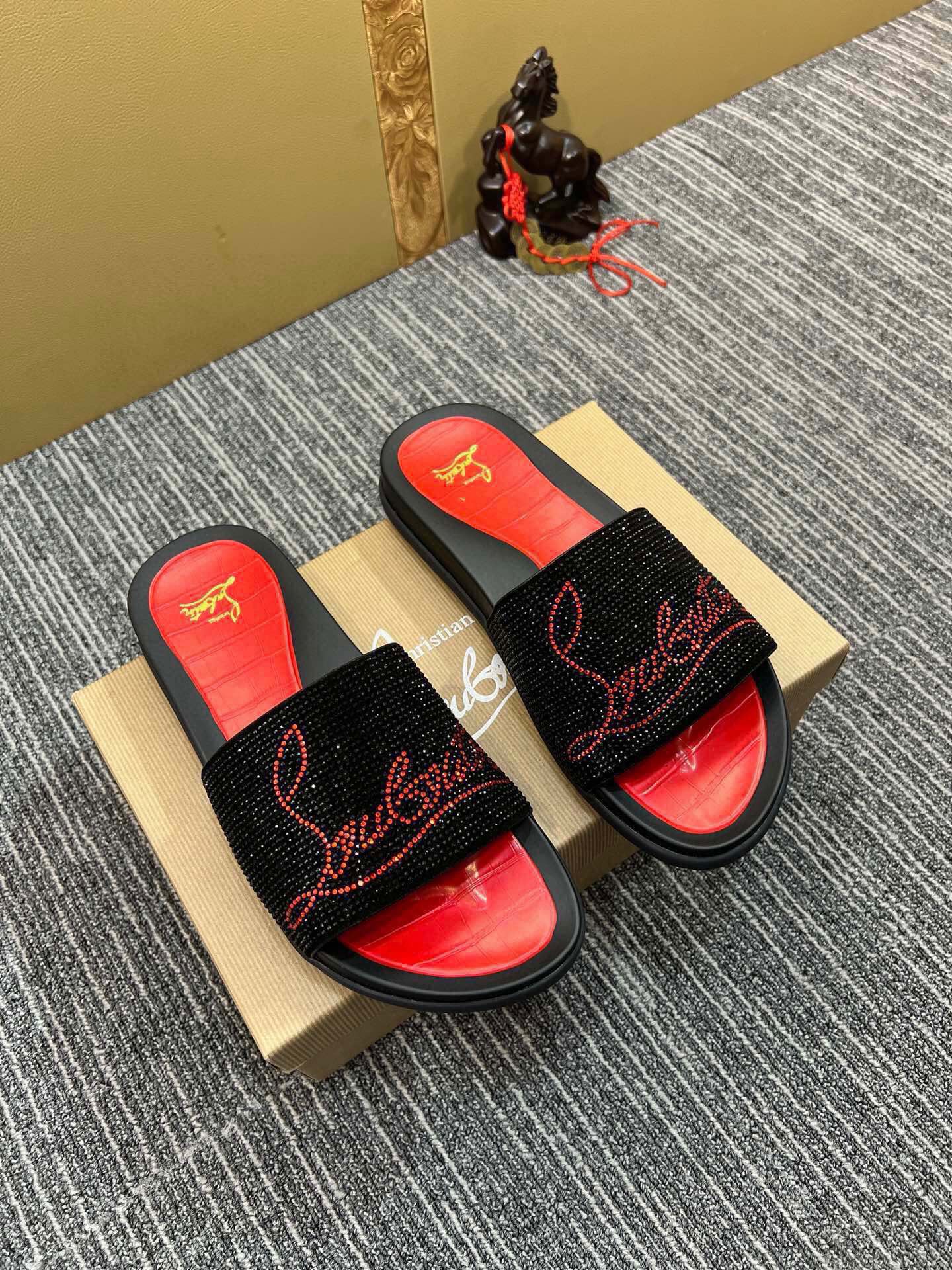 54A128Z Popular slippers
