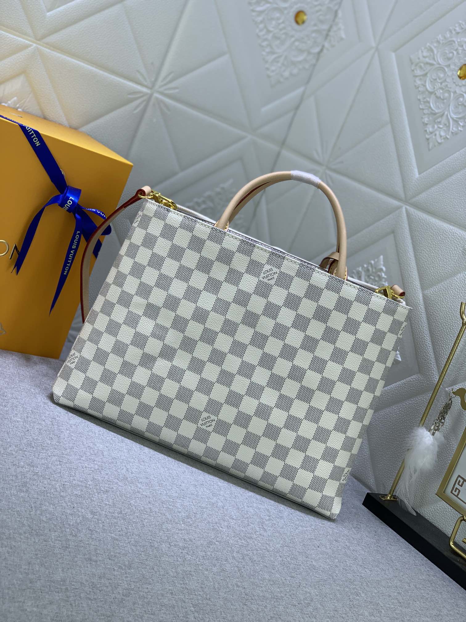 2XE330B Popular   leather bag 
