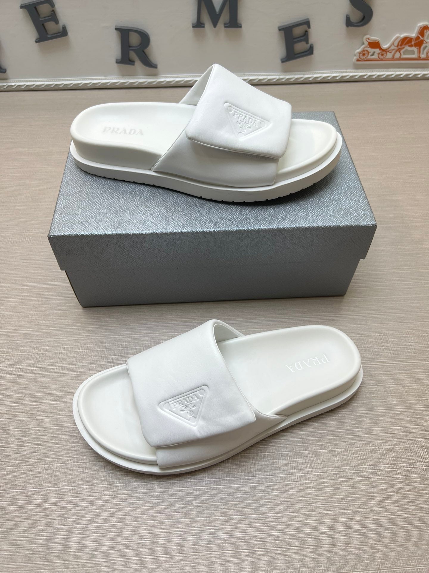 54PD7Z Popular slippers