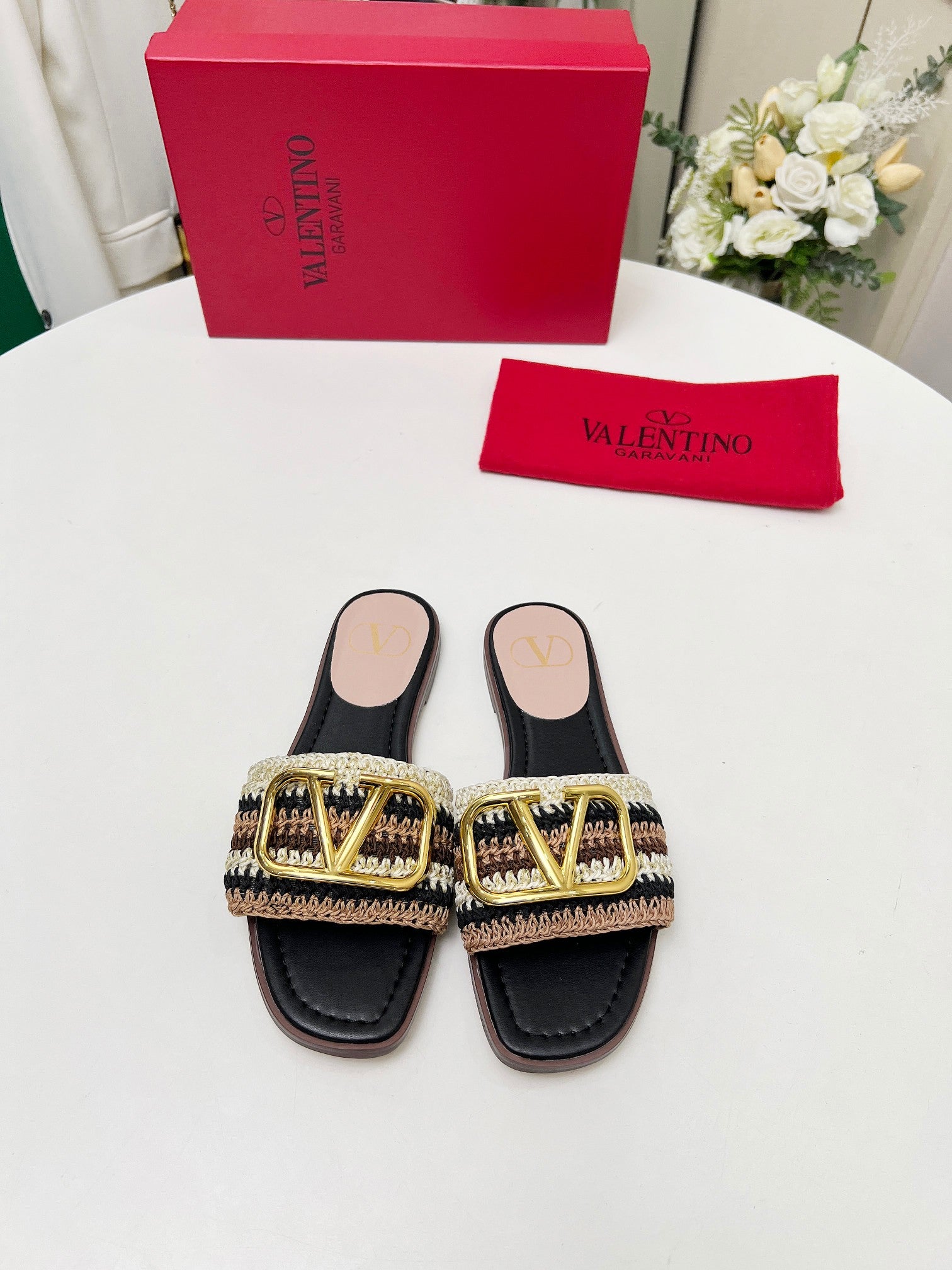 255QVL31Z Popular Slippers