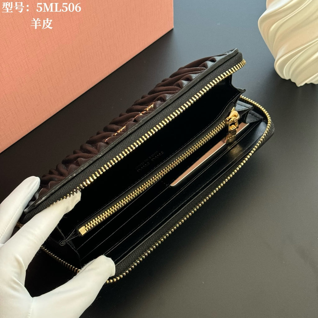 146PA123B Popular leather wallets