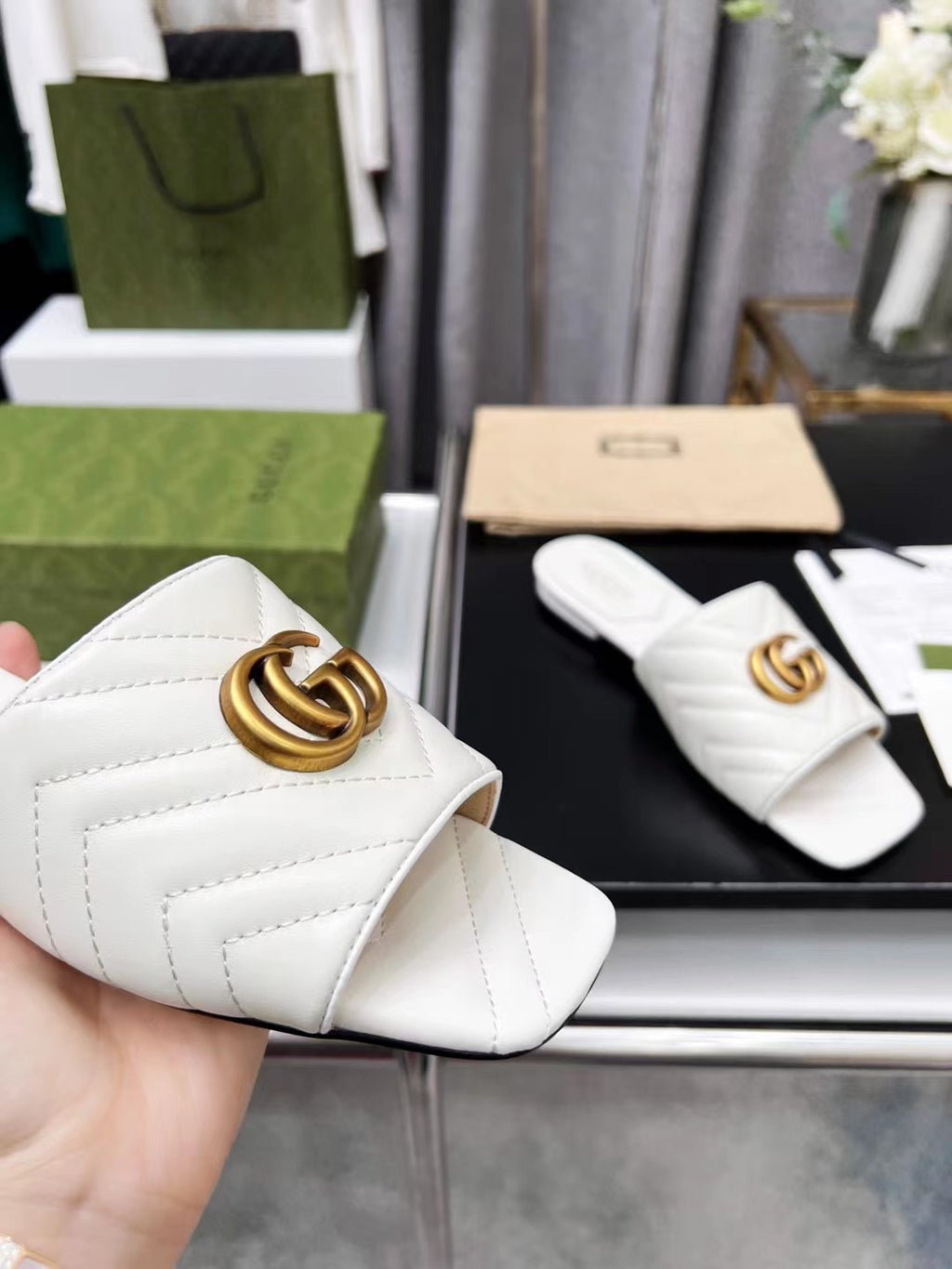 Z2X66B48 Popular high-quality leather slippers