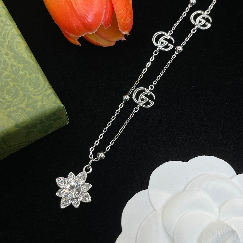 175RB27X Popular   Necklaces .
