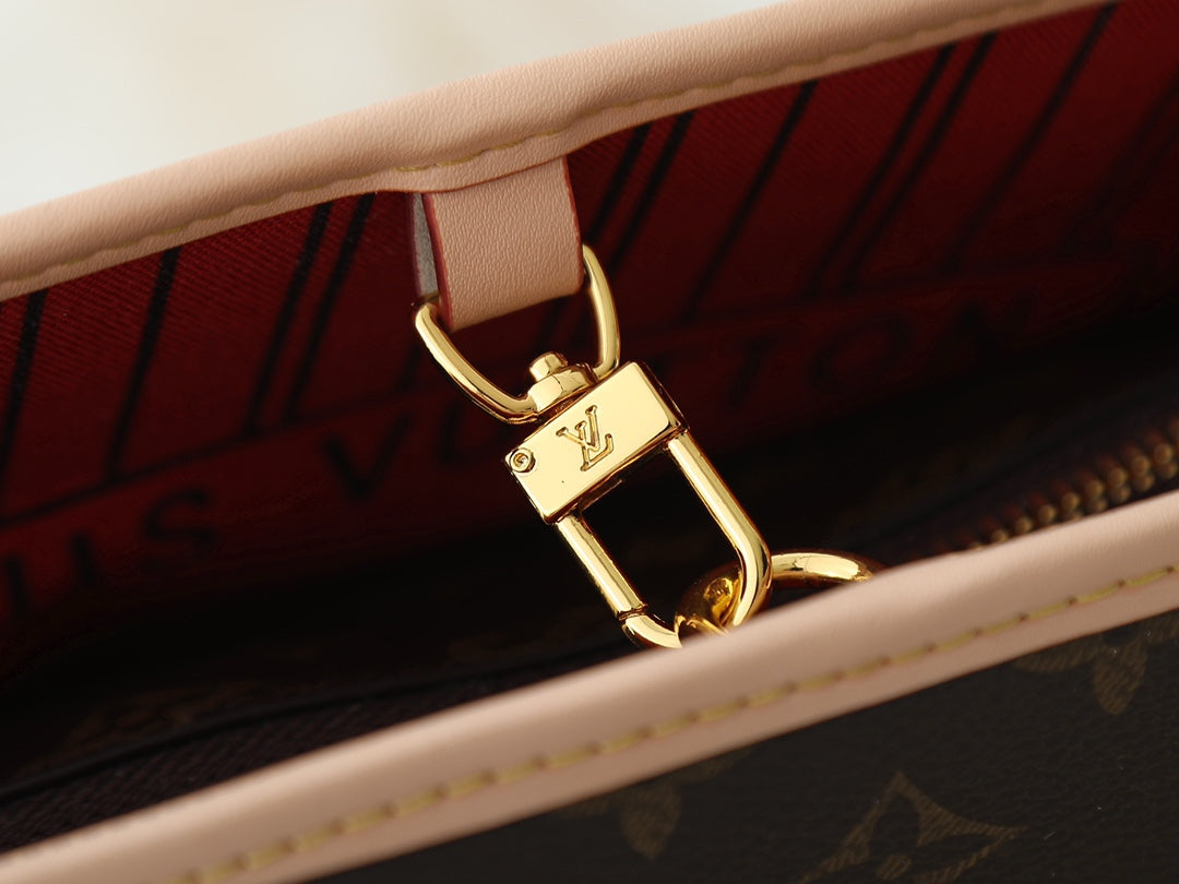146PE107B Popular leather bag