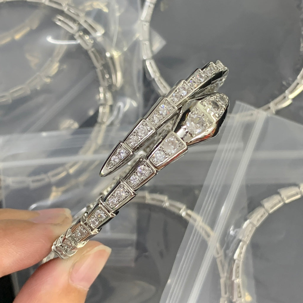 84I39K  Popular Bracelets