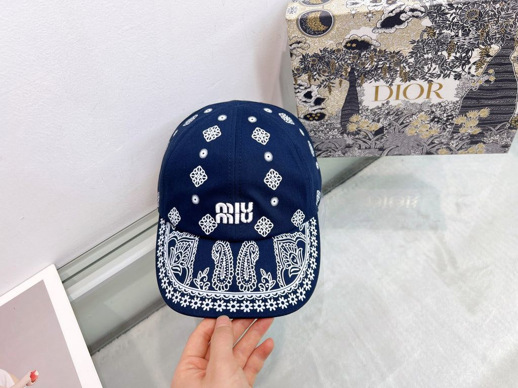 15QA82M Popular hats