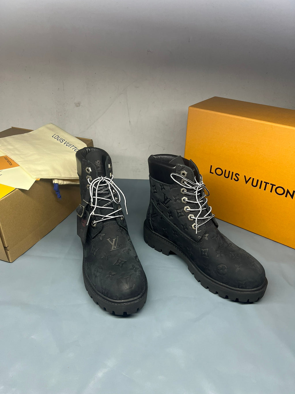 2105QE382Z Popular high-quality leather Boots