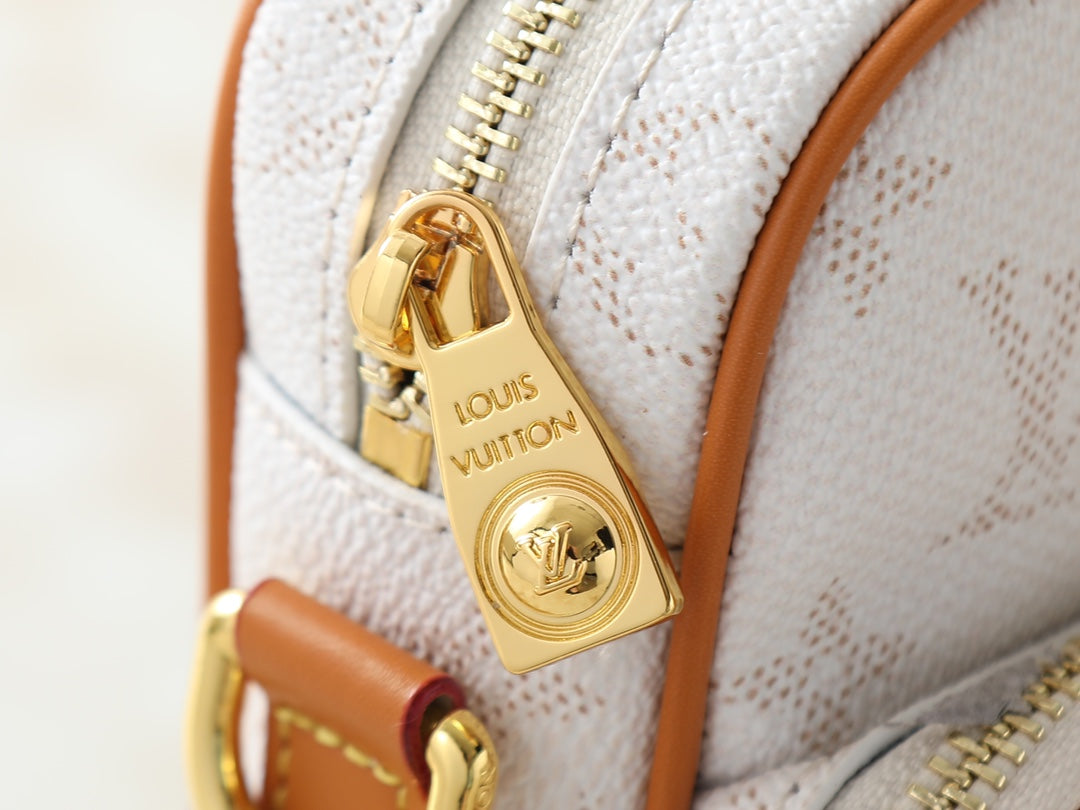 146PE109B Popular leather bag